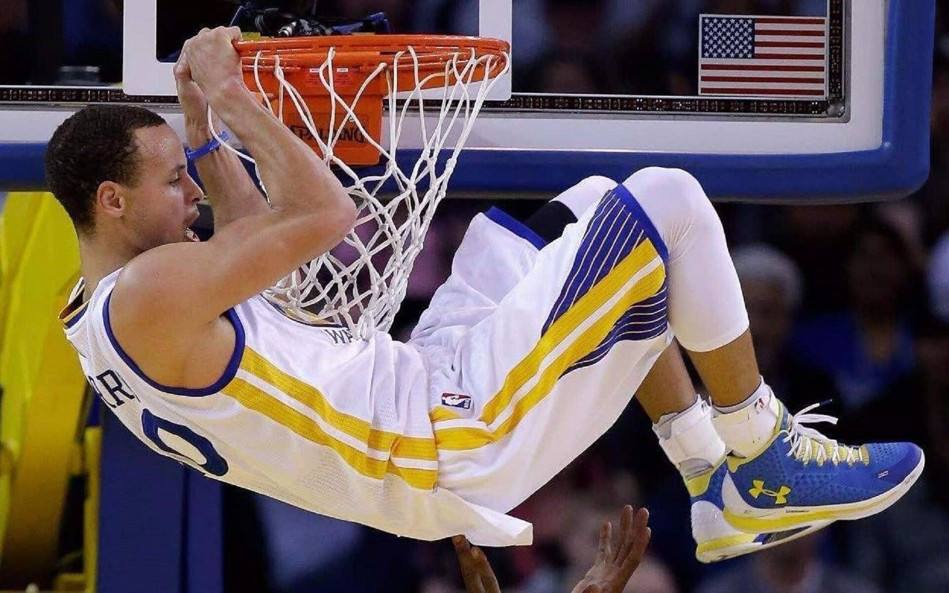 九游娱乐平台-魔幻联动，NBA灰熊单刀、英超切尔西热刺互救，竟都是为了备战CBA？
